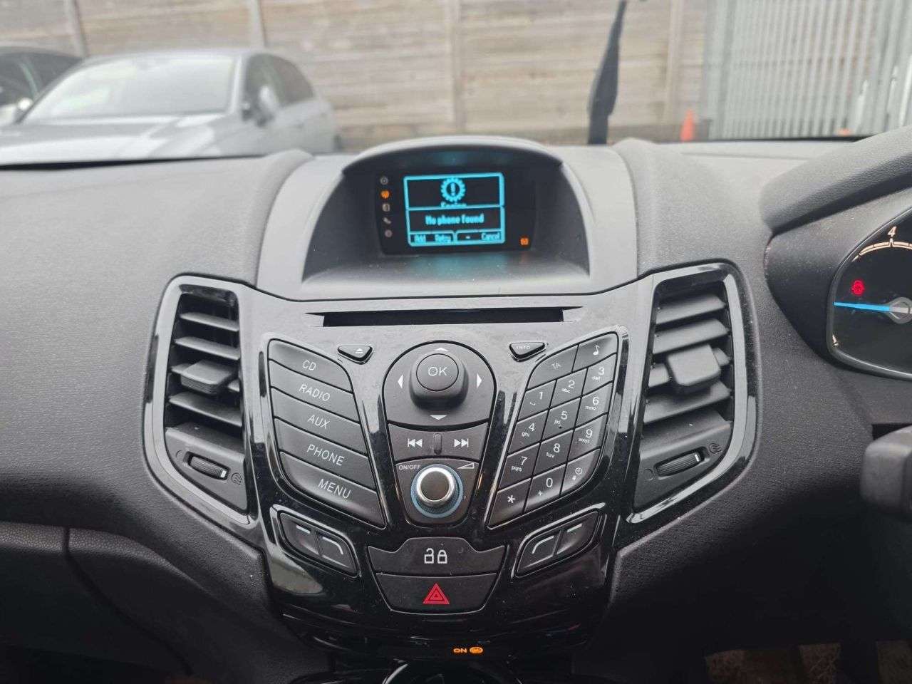 A 2013 FORD FIESTA 1.25 Zetec Hatchback 3dr Petrol Manual Euro 5 (82 ps) *2 YEAR WARRANTY £99 A 2013 FORD FIESTA 1.25 Zetec Hatchback 3dr Petrol Manual Euro 5 (82 ps) *2 YEAR WARRANTY £99