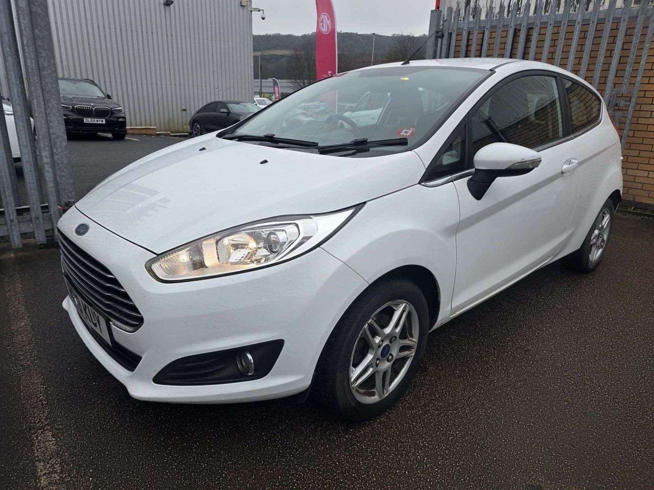 A 2013 FORD FIESTA 1.25 Zetec Hatchback 3dr Petrol Manual Euro 5 (82 ps) *2 YEAR WARRANTY £99 A 2013 FORD FIESTA 1.25 Zetec Hatchback 3dr Petrol Manual Euro 5 (82 ps) *2 YEAR WARRANTY £99