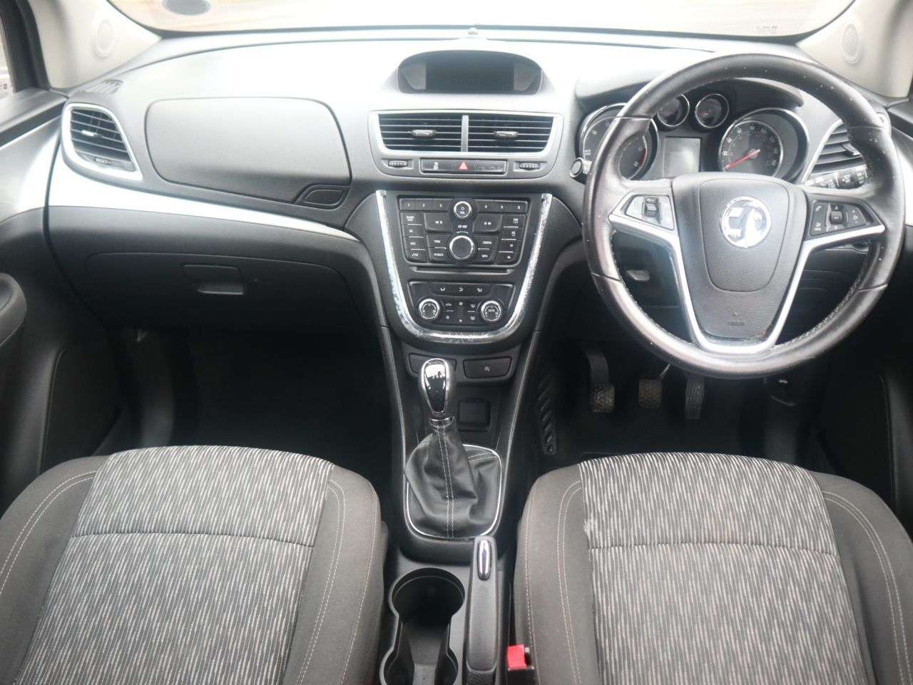 A 2015 VAUXHALL MOKKA 1.6 CDTi Exclusiv SUV 5dr Diesel Manual 2WD Euro 6 (s/s) (136 ps) *2 YEAR W A 2015 VAUXHALL MOKKA 1.6 CDTi Exclusiv SUV 5dr Diesel Manual 2WD Euro 6 (s/s) (136 ps) *2 YEAR W