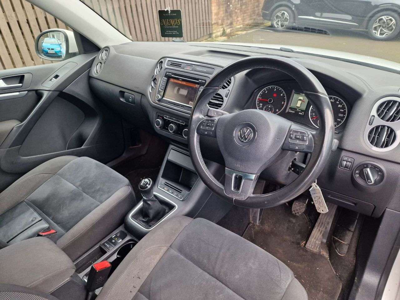 A 2012 VOLKSWAGEN TIGUAN 2.0 TDI BlueMotion Tech Sport SUV 5dr Diesel Manual 2WD Euro 5 (s/s) (140 p A 2012 VOLKSWAGEN TIGUAN 2.0 TDI BlueMotion Tech Sport SUV 5dr Diesel Manual 2WD Euro 5 (s/s) (140 p