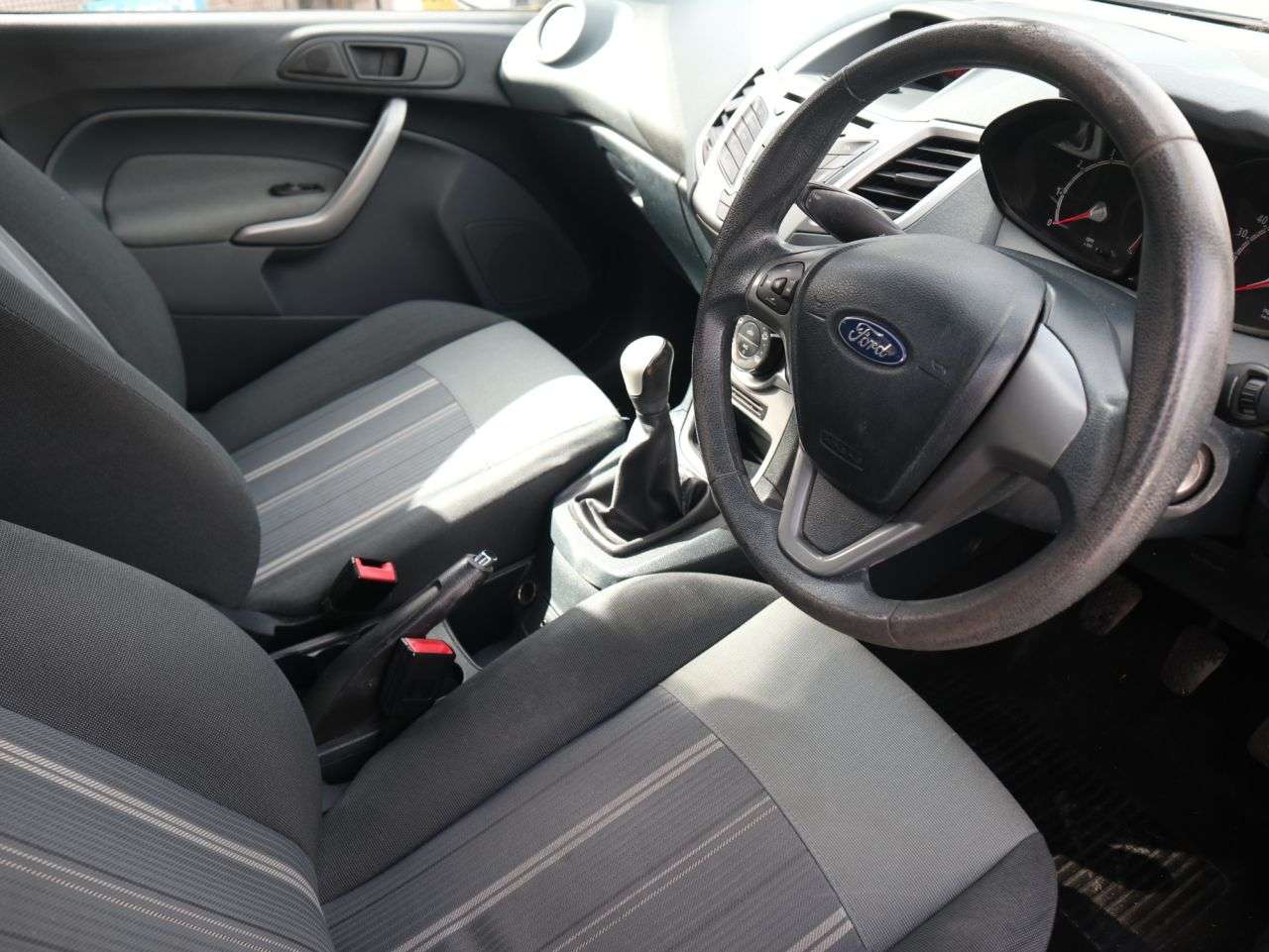 2010 FORD FIESTA 2010 FORD FIESTA