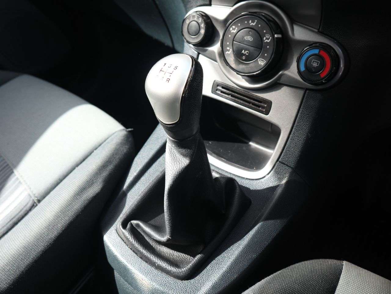 2010 FORD FIESTA 2010 FORD FIESTA