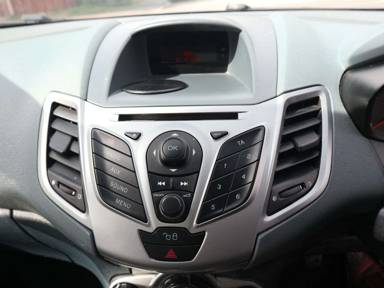 2010 FORD FIESTA 2010 FORD FIESTA