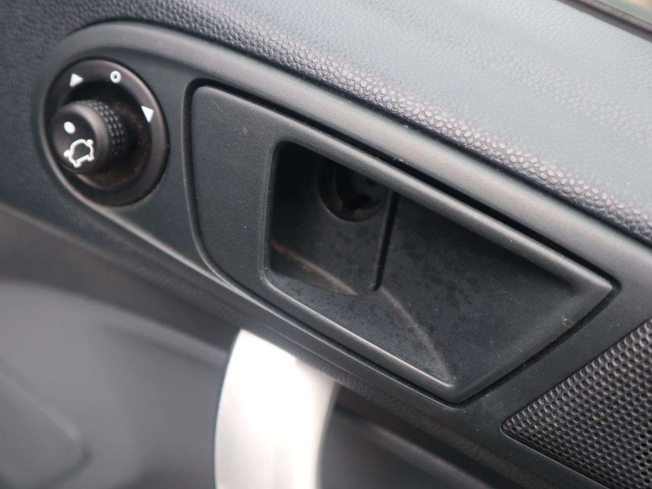 2010 FORD FIESTA 2010 FORD FIESTA