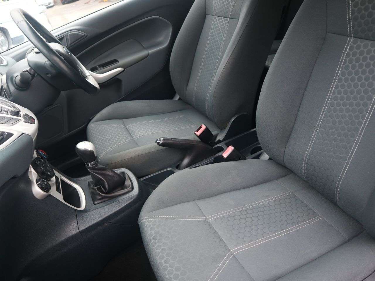 2010 FORD FIESTA 2010 FORD FIESTA