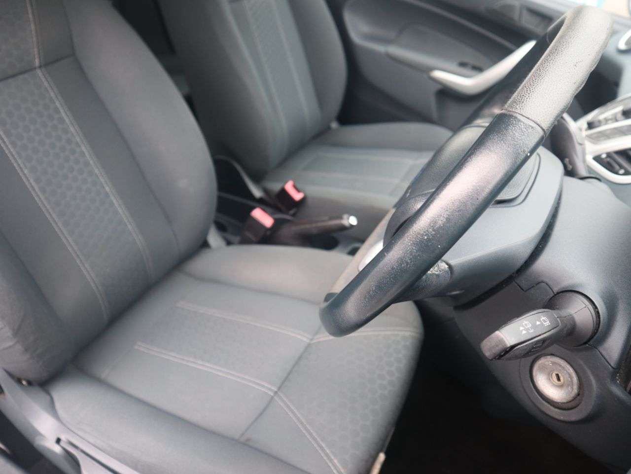 2010 FORD FIESTA 2010 FORD FIESTA