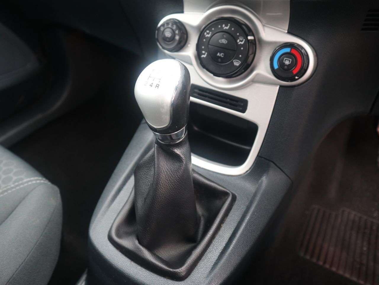 2010 FORD FIESTA 2010 FORD FIESTA