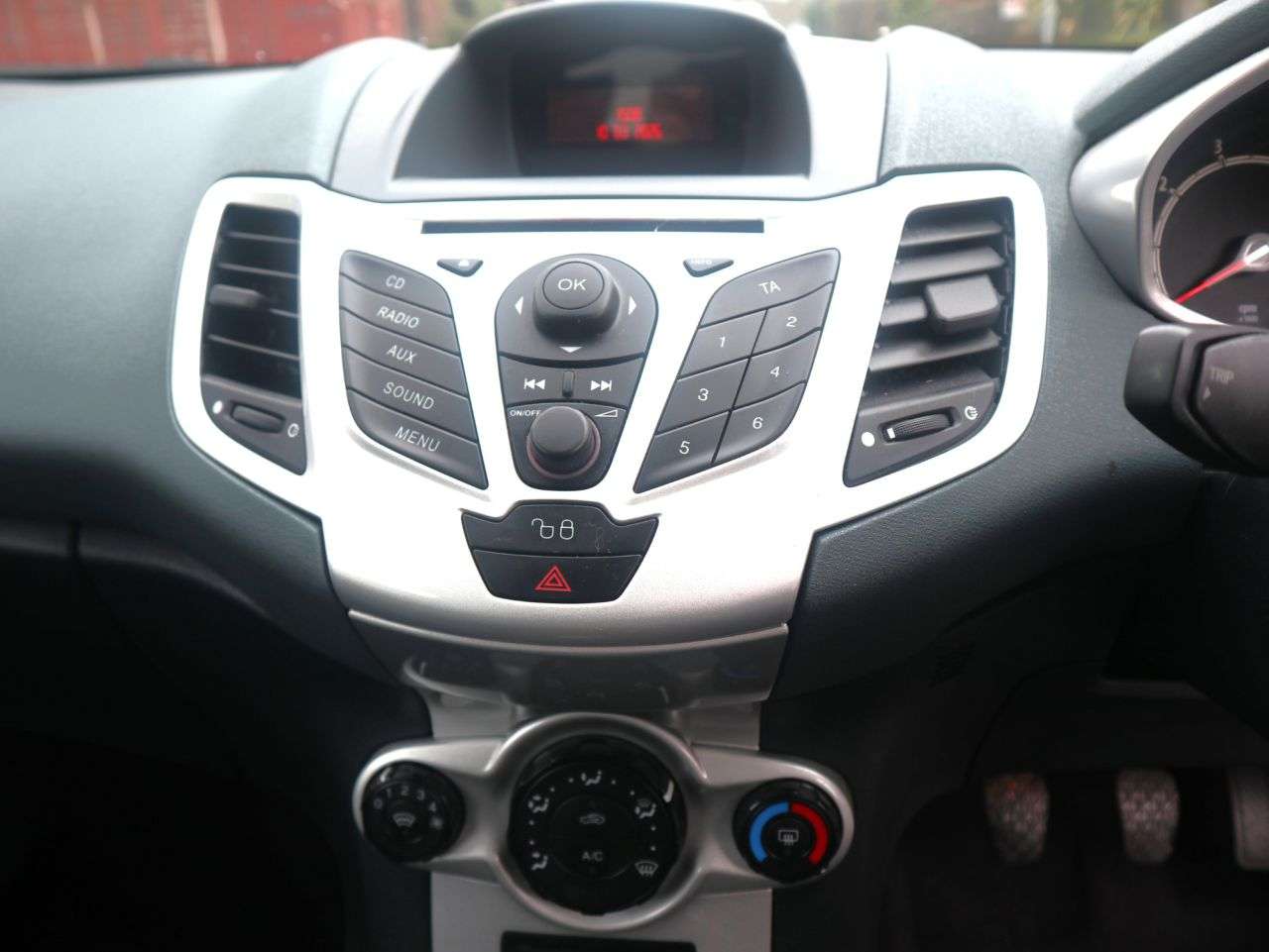 2010 FORD FIESTA 2010 FORD FIESTA