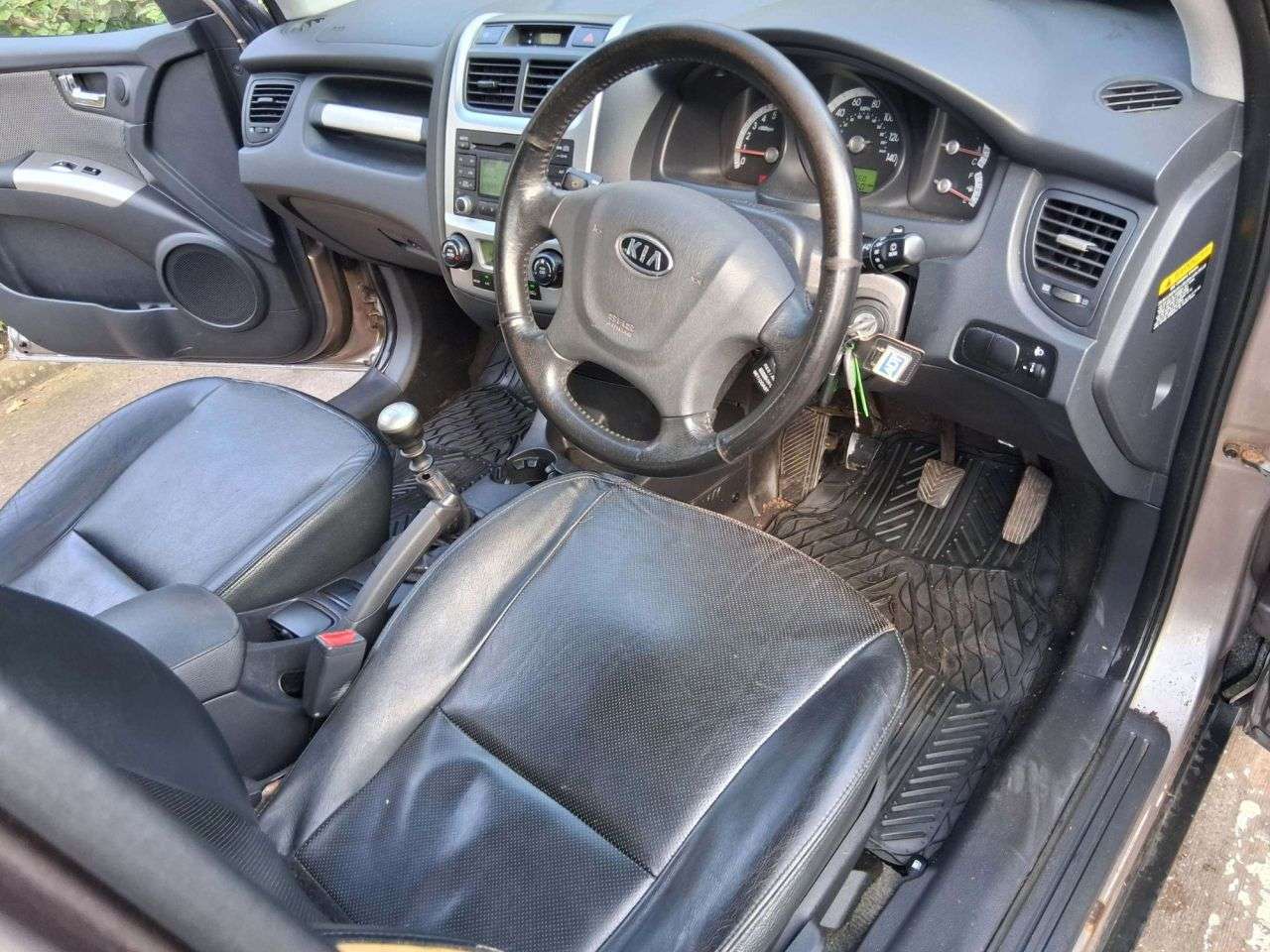 A 2009 KIA SPORTAGE 2.0 CRDi XE SUV 5dr Diesel Manual 4WD (187 g/km, 138 bhp) *2 YEAR WARRANTY A 2009 KIA SPORTAGE 2.0 CRDi XE SUV 5dr Diesel Manual 4WD (187 g/km, 138 bhp) *2 YEAR WARRANTY