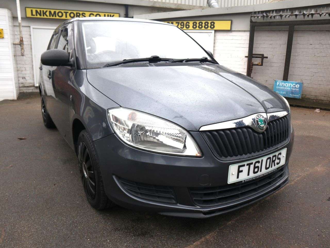 A 2012 SKODA FABIA 1.2 S Hatchback 5dr Petrol Manual Euro 5 (69 ps) *2 YEAR WARRANTY £99 + 12 A 2012 SKODA FABIA 1.2 S Hatchback 5dr Petrol Manual Euro 5 (69 ps) *2 YEAR WARRANTY £99 + 12