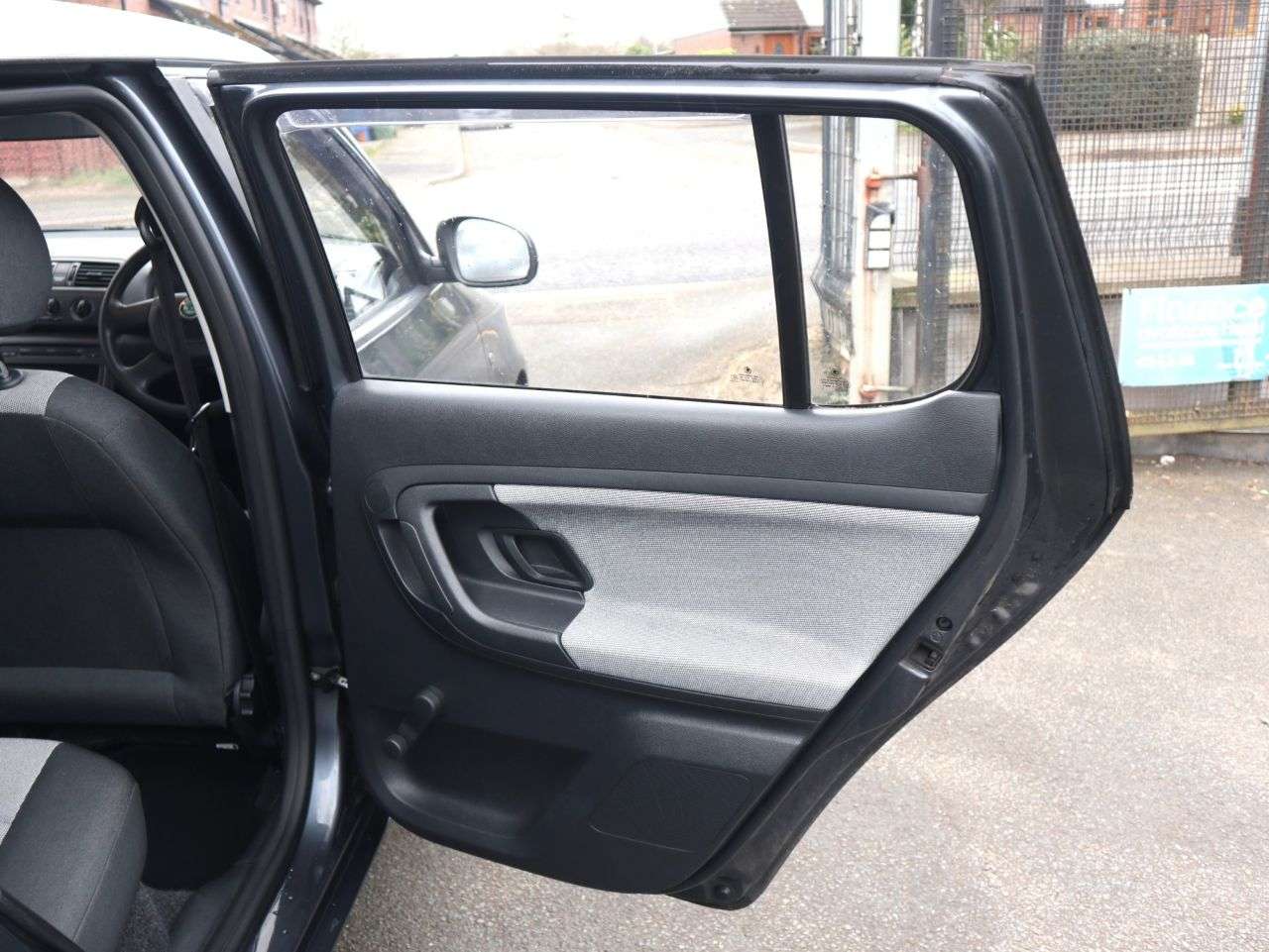 2012 SKODA FABIA 2012 SKODA FABIA