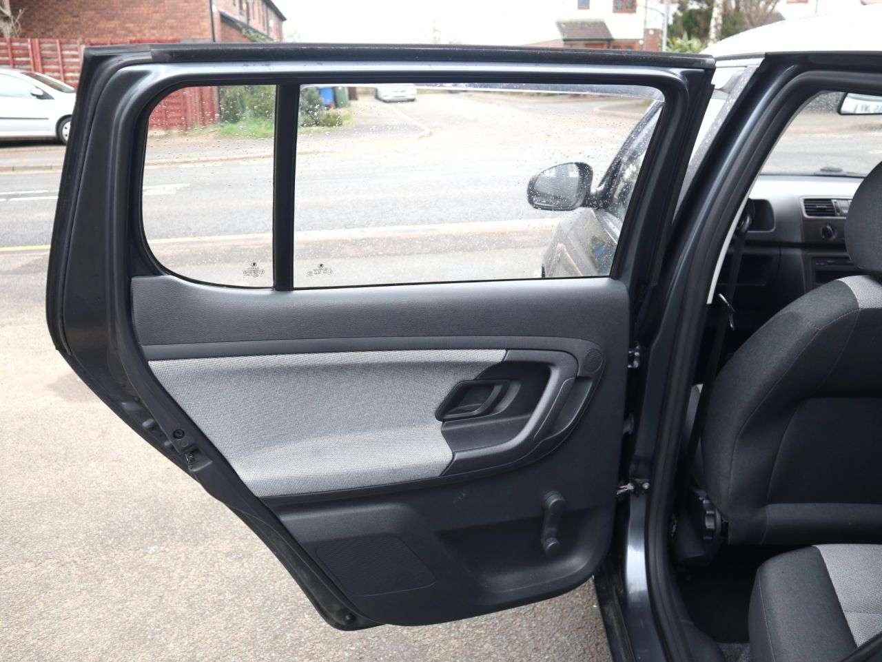 2012 SKODA FABIA 2012 SKODA FABIA