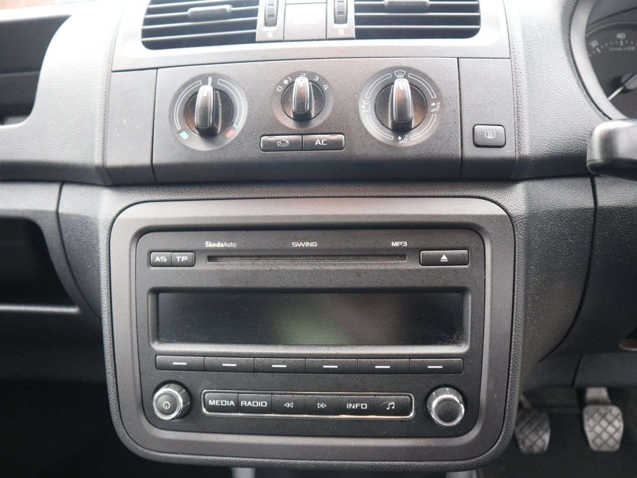 2012 SKODA FABIA 2012 SKODA FABIA