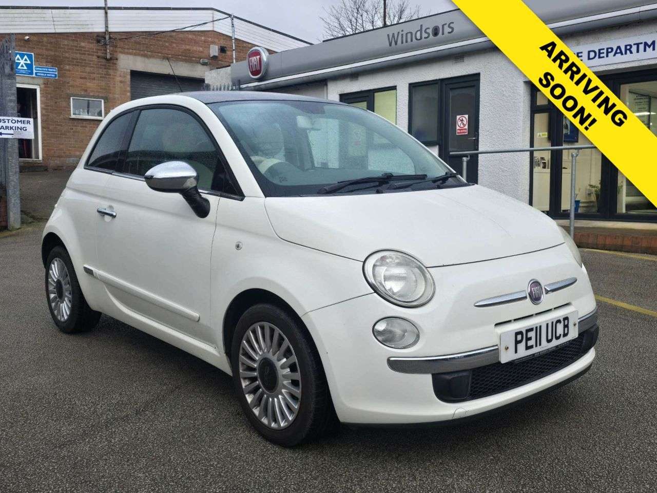 A 2011 FIAT 500 1.2 Lounge Hatchback 3dr Petrol Manual Euro 5 (s/s) (69 bhp) *2 YEAR WARRAN A 2011 FIAT 500 1.2 Lounge Hatchback 3dr Petrol Manual Euro 5 (s/s) (69 bhp) *2 YEAR WARRAN