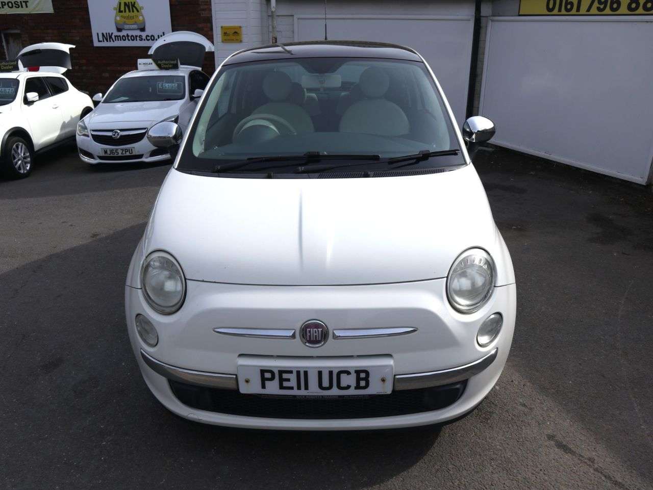 A 2011 FIAT 500 1.2 Lounge Hatchback 3dr Petrol Manual Euro 5 (s/s) (69 bhp) *2 YEAR WARRAN A 2011 FIAT 500 1.2 Lounge Hatchback 3dr Petrol Manual Euro 5 (s/s) (69 bhp) *2 YEAR WARRAN