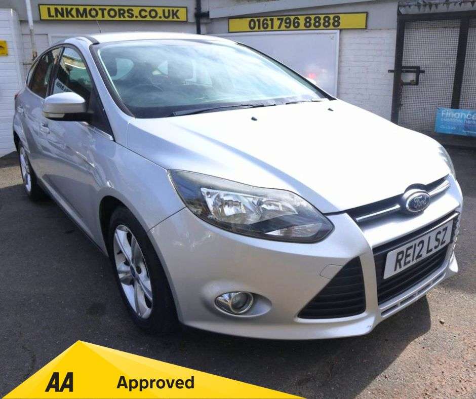A 2012 FORD FOCUS 1.6 TDCi Zetec Hatchback 5dr Diesel Manual Euro 5 (s/s) (115 ps) *2 YEAR WA A 2012 FORD FOCUS 1.6 TDCi Zetec Hatchback 5dr Diesel Manual Euro 5 (s/s) (115 ps) *2 YEAR WA