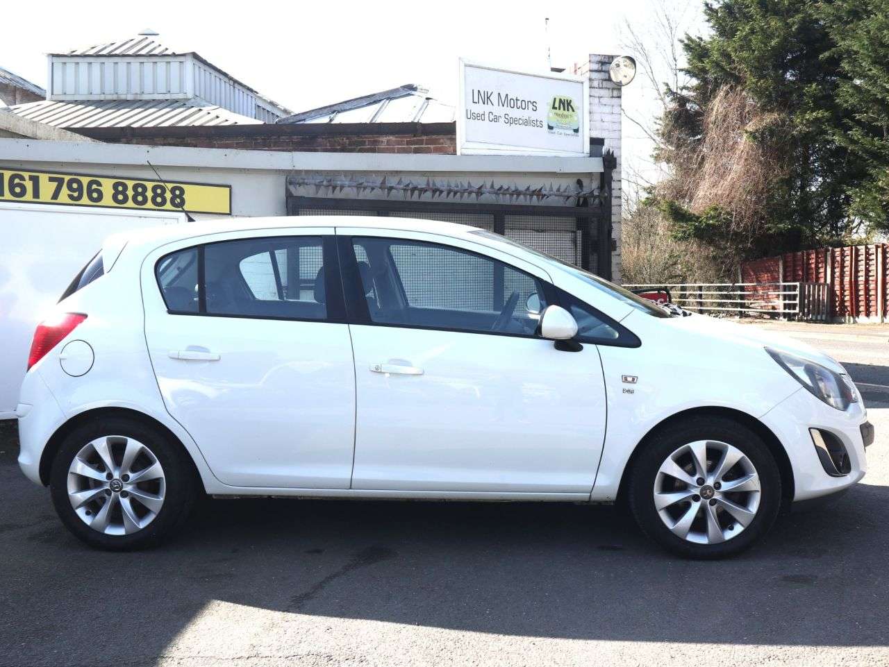 A 2014 VAUXHALL CORSA 1.0 ecoFLEX 12V Excite Hatchback 5dr Petrol Manual Euro 5 (65 ps) *2 YEAR W A 2014 VAUXHALL CORSA 1.0 ecoFLEX 12V Excite Hatchback 5dr Petrol Manual Euro 5 (65 ps) *2 YEAR W