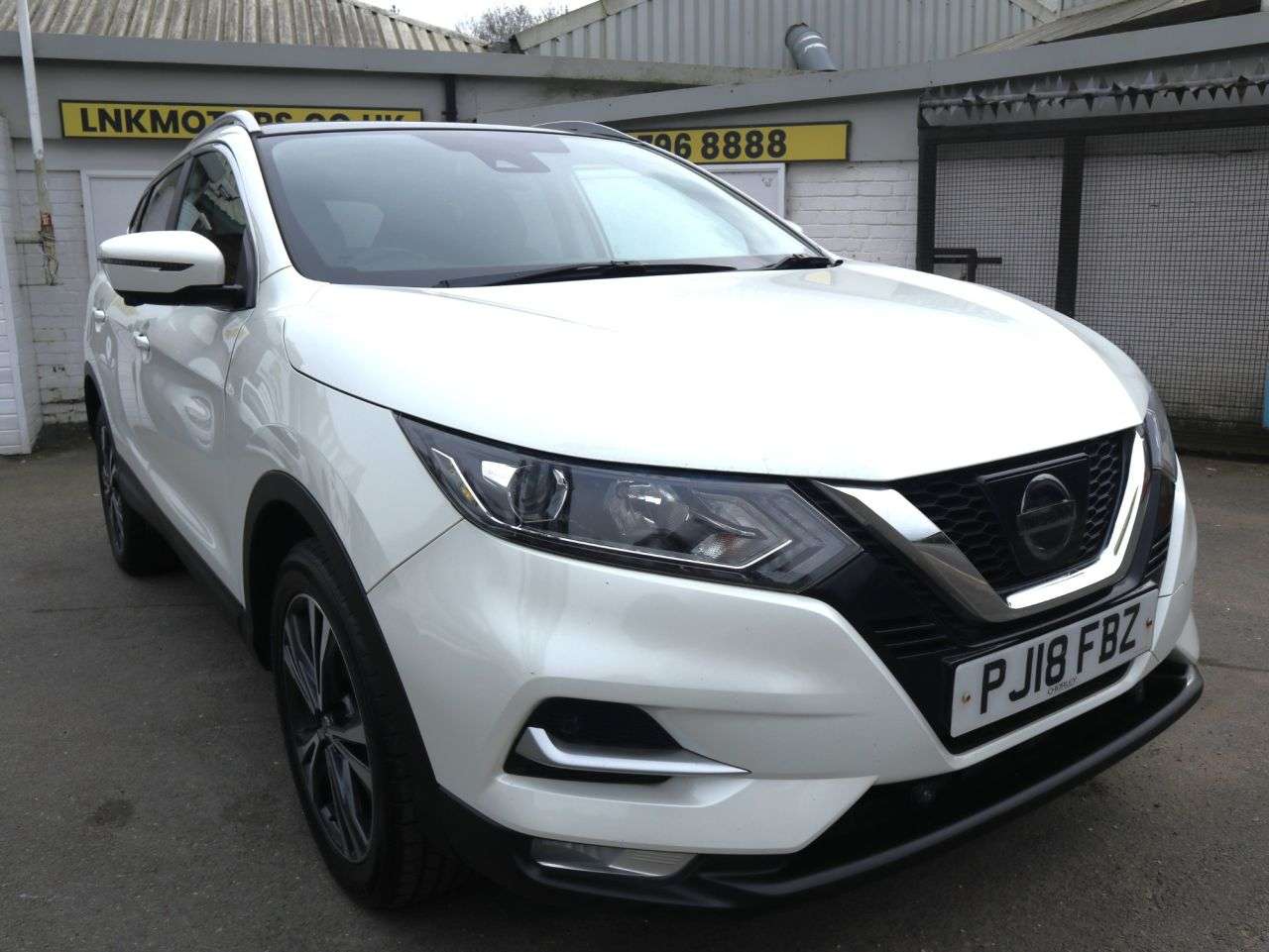 A 2018 NISSAN QASHQAI 1.5 dCi N-Connecta SUV 5dr Diesel Manual Euro 6 (s/s) (110 ps) *2 YEAR WARR A 2018 NISSAN QASHQAI 1.5 dCi N-Connecta SUV 5dr Diesel Manual Euro 6 (s/s) (110 ps) *2 YEAR WARR