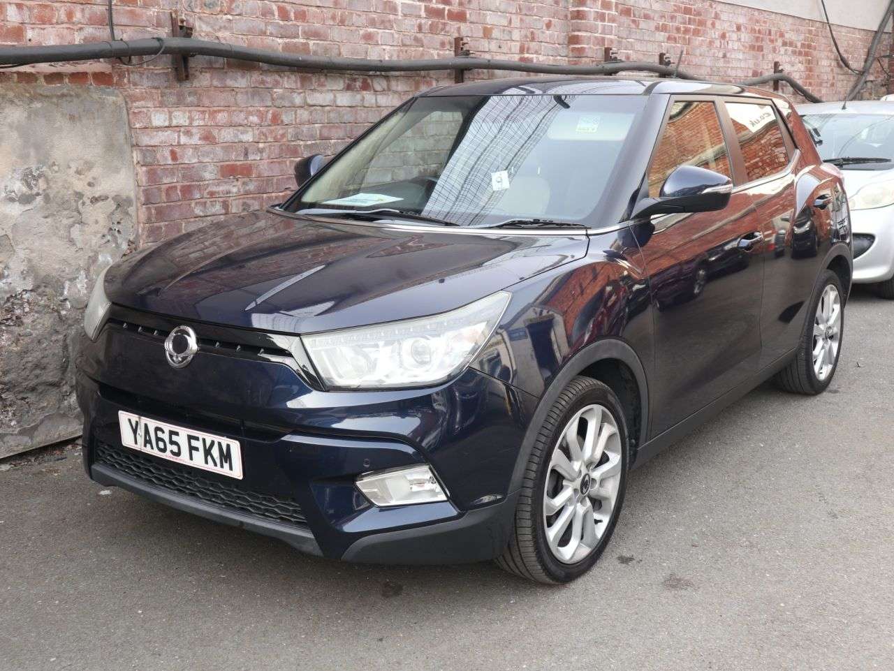 A 2016 SSANGYONG TIVOLI 1.6 e-XDi ELX SUV 5dr Diesel Manual Euro 6 (115 ps) *2 YEAR WARRANTY £99 + A 2016 SSANGYONG TIVOLI 1.6 e-XDi ELX SUV 5dr Diesel Manual Euro 6 (115 ps) *2 YEAR WARRANTY £99 +