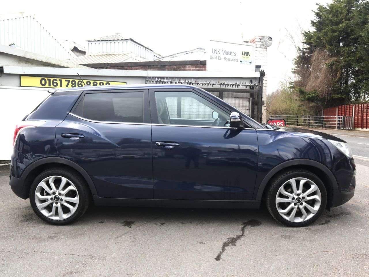 A 2016 SSANGYONG TIVOLI 1.6 e-XDi ELX SUV 5dr Diesel Manual Euro 6 (115 ps) *2 YEAR WARRANTY £99 + A 2016 SSANGYONG TIVOLI 1.6 e-XDi ELX SUV 5dr Diesel Manual Euro 6 (115 ps) *2 YEAR WARRANTY £99 +