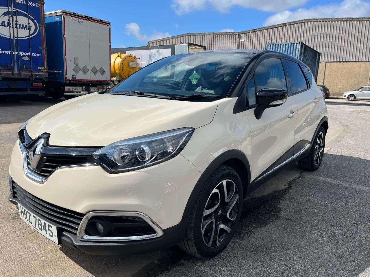 A 2014 RENAULT CAPTUR 1.5 dCi ENERGY Dynamique S MediaNav SUV 5dr Diesel Manual Euro 5 (s/s) (90 A 2014 RENAULT CAPTUR 1.5 dCi ENERGY Dynamique S MediaNav SUV 5dr Diesel Manual Euro 5 (s/s) (90