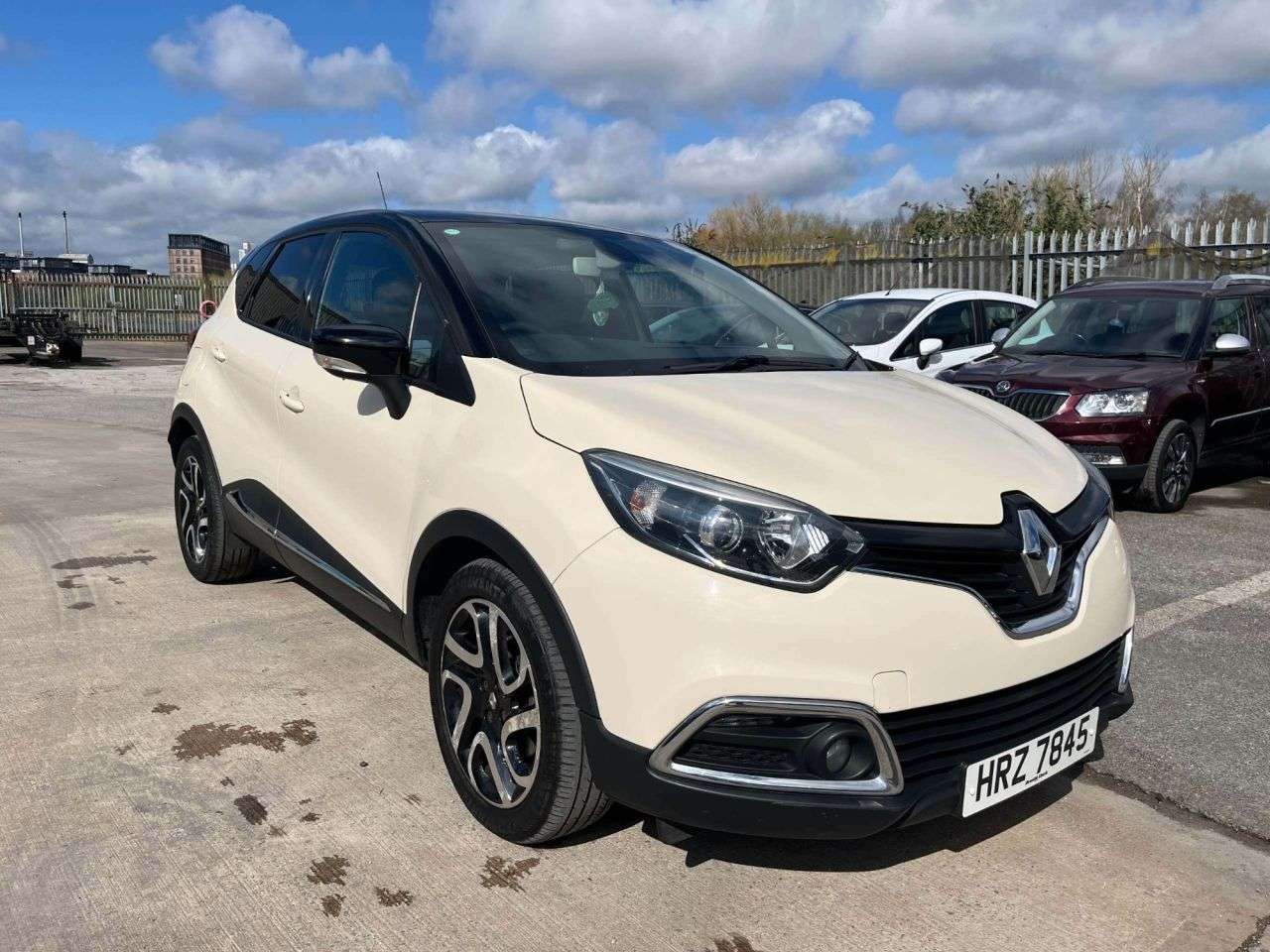 A 2014 RENAULT CAPTUR 1.5 dCi ENERGY Dynamique S MediaNav SUV 5dr Diesel Manual Euro 5 (s/s) (90 A 2014 RENAULT CAPTUR 1.5 dCi ENERGY Dynamique S MediaNav SUV 5dr Diesel Manual Euro 5 (s/s) (90