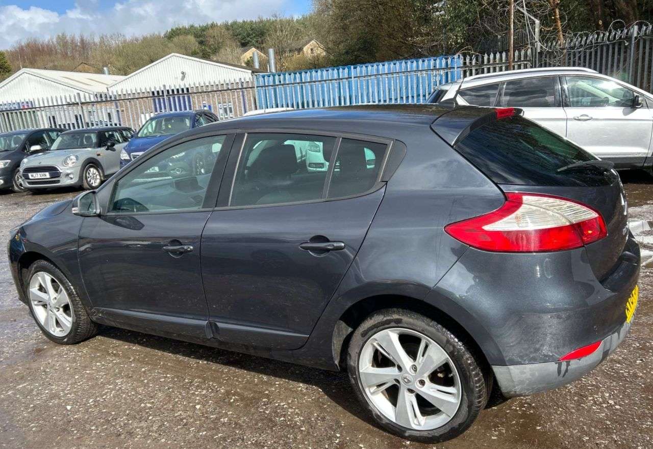 A 2014 RENAULT MEGANE 1.5 dCi ENERGY Dynamique TomTom Hatchback 5dr Diesel Manual Euro 5 (s/s) (1 A 2014 RENAULT MEGANE 1.5 dCi ENERGY Dynamique TomTom Hatchback 5dr Diesel Manual Euro 5 (s/s) (1