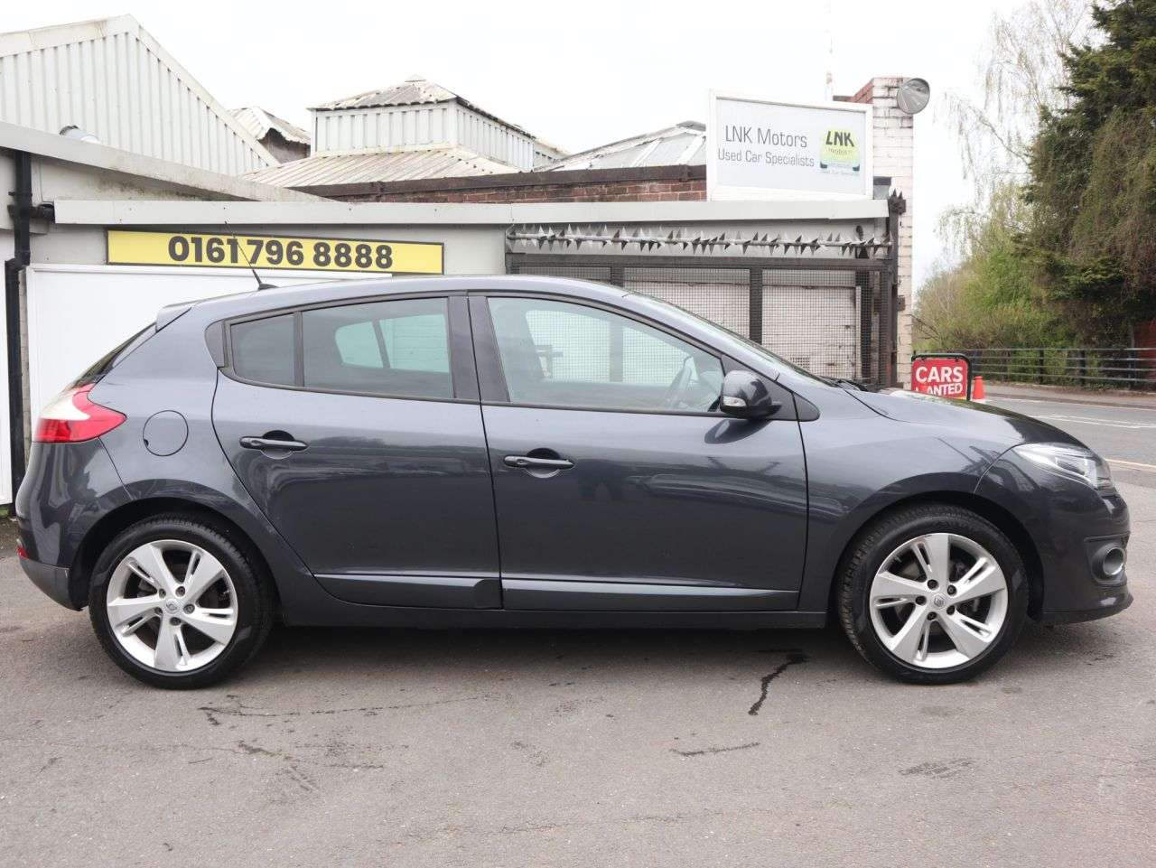 A 2014 RENAULT MEGANE 1.5 dCi ENERGY Dynamique TomTom Hatchback 5dr Diesel Manual Euro 5 (s/s) (1 A 2014 RENAULT MEGANE 1.5 dCi ENERGY Dynamique TomTom Hatchback 5dr Diesel Manual Euro 5 (s/s) (1