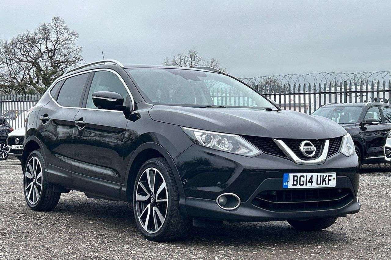 A 2014 NISSAN QASHQAI 1.5 dCi Tekna SUV 5dr Diesel Manual 2WD Euro 5 (s/s) (110 ps) *2 YEAR WARRA A 2014 NISSAN QASHQAI 1.5 dCi Tekna SUV 5dr Diesel Manual 2WD Euro 5 (s/s) (110 ps) *2 YEAR WARRA