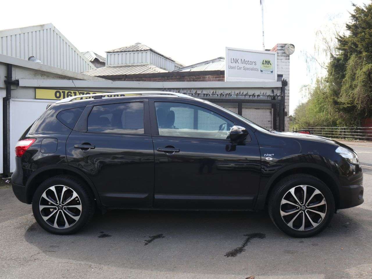 A 2012 NISSAN QASHQAI 1.6 n-tec+ SUV 5dr Petrol Manual 2WD Euro 5 (117 ps) *2 YEAR WARRANTY £99 + A 2012 NISSAN QASHQAI 1.6 n-tec+ SUV 5dr Petrol Manual 2WD Euro 5 (117 ps) *2 YEAR WARRANTY £99 +