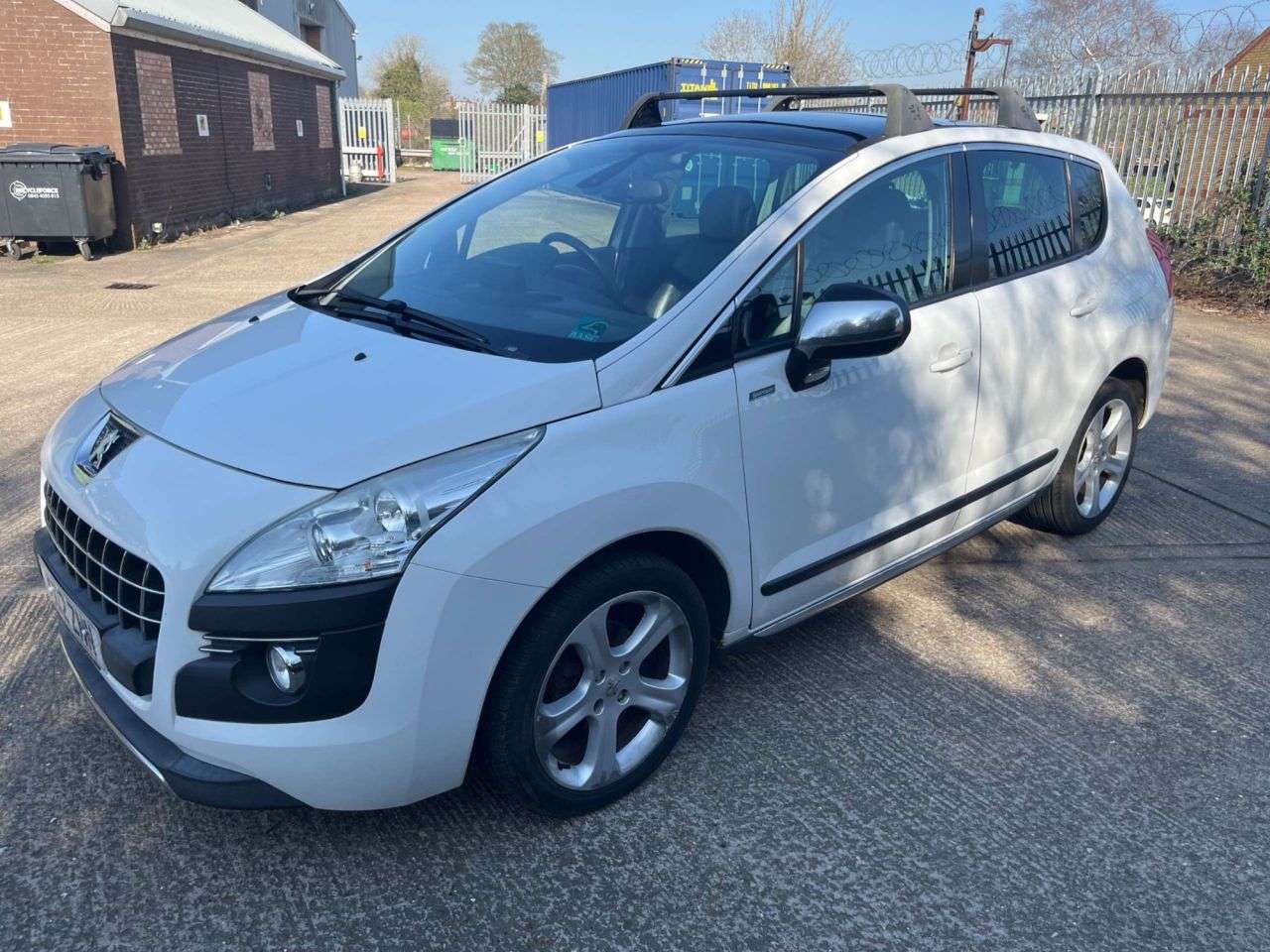 A 2012 PEUGEOT 3008 1.6 HDi Sportium SUV 5dr Diesel Manual Euro 5 (112 ps) *2 YEAR WARRANTY £99 A 2012 PEUGEOT 3008 1.6 HDi Sportium SUV 5dr Diesel Manual Euro 5 (112 ps) *2 YEAR WARRANTY £99