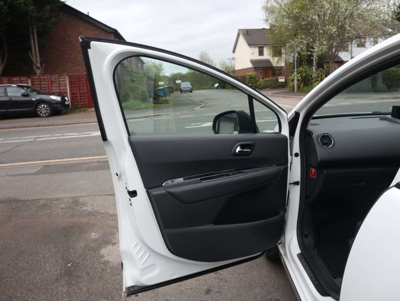 2012 PEUGEOT 3008 2012 PEUGEOT 3008