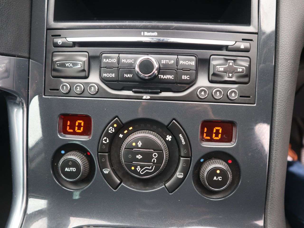 2012 PEUGEOT 3008 2012 PEUGEOT 3008