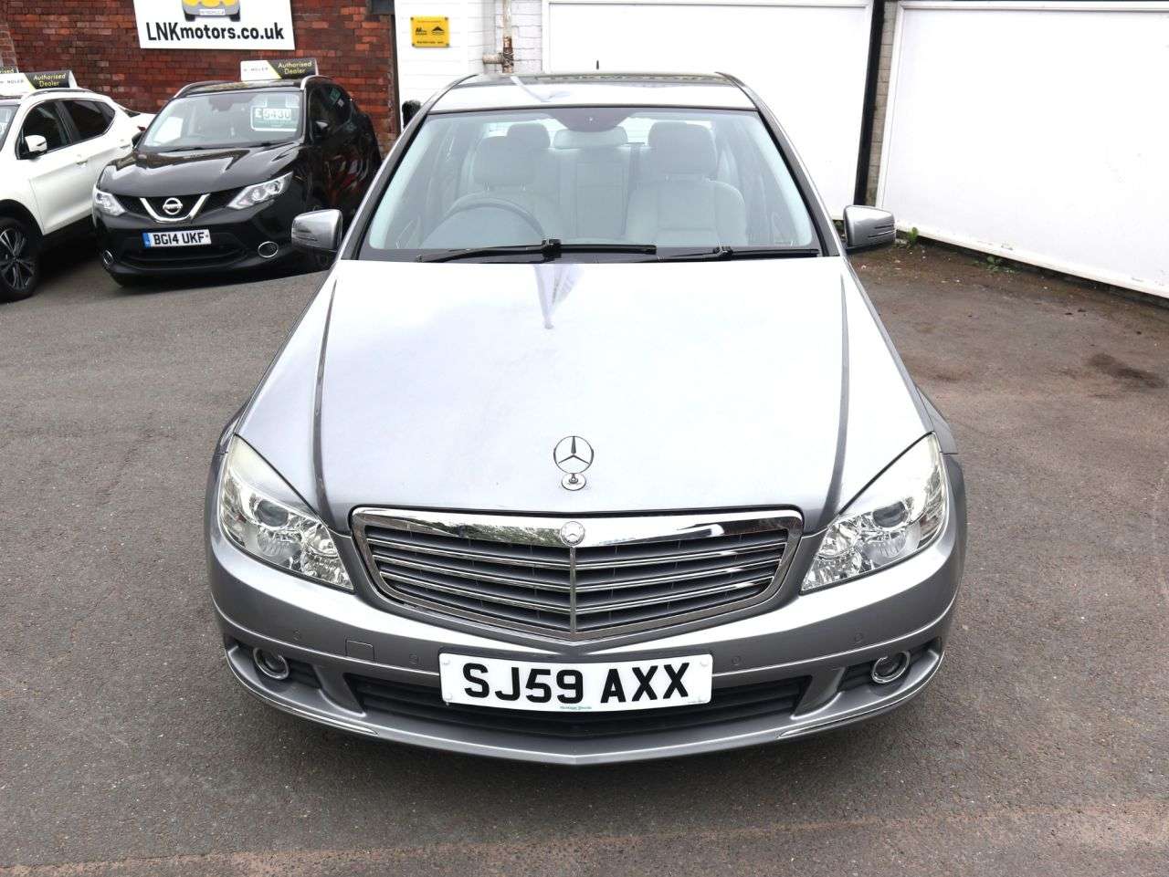 A 2009 MERCEDES-BENZ C-CLASS 2.1 C220 CDI BlueEfficiency Elegance Saloon 4dr Diesel Auto Euro 5 (170 ps) A 2009 MERCEDES-BENZ C-CLASS 2.1 C220 CDI BlueEfficiency Elegance Saloon 4dr Diesel Auto Euro 5 (170 ps)