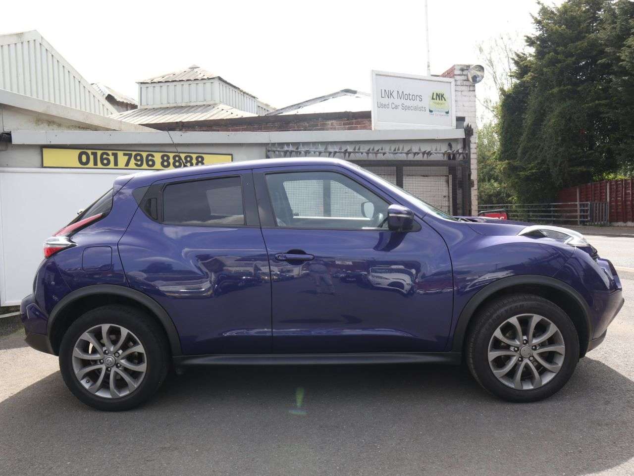 A 2015 NISSAN JUKE 1.5 dCi Tekna SUV 5dr Diesel Manual Euro 6 (s/s) (110 ps) *2 YEAR WTY FROM A 2015 NISSAN JUKE 1.5 dCi Tekna SUV 5dr Diesel Manual Euro 6 (s/s) (110 ps) *2 YEAR WTY FROM