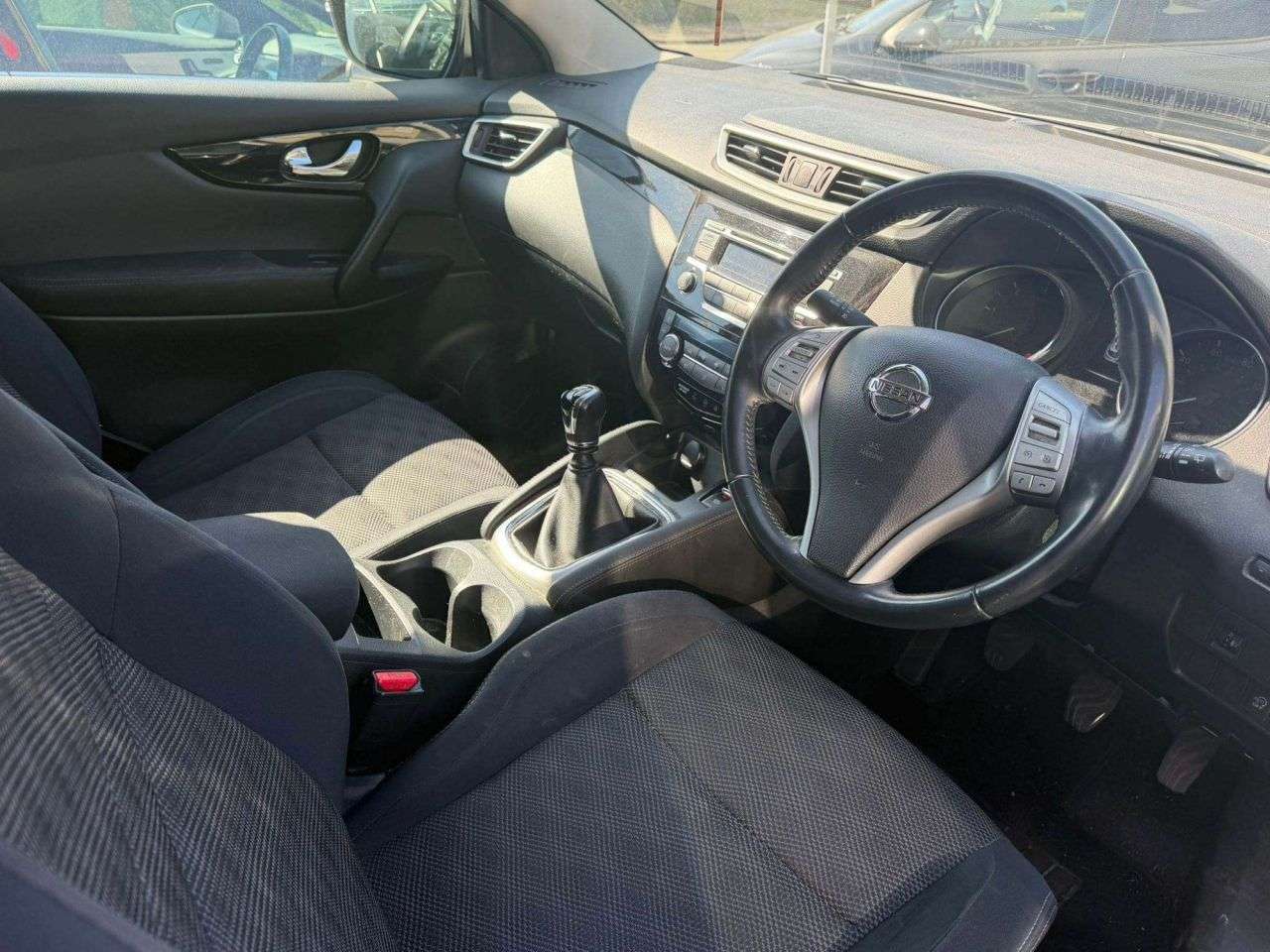 A 2014 NISSAN QASHQAI 1.5 dCi Acenta SUV 5dr Diesel Manual 2WD Euro 5 (s/s) (110 ps) *2 YEAR WTY A 2014 NISSAN QASHQAI 1.5 dCi Acenta SUV 5dr Diesel Manual 2WD Euro 5 (s/s) (110 ps) *2 YEAR WTY