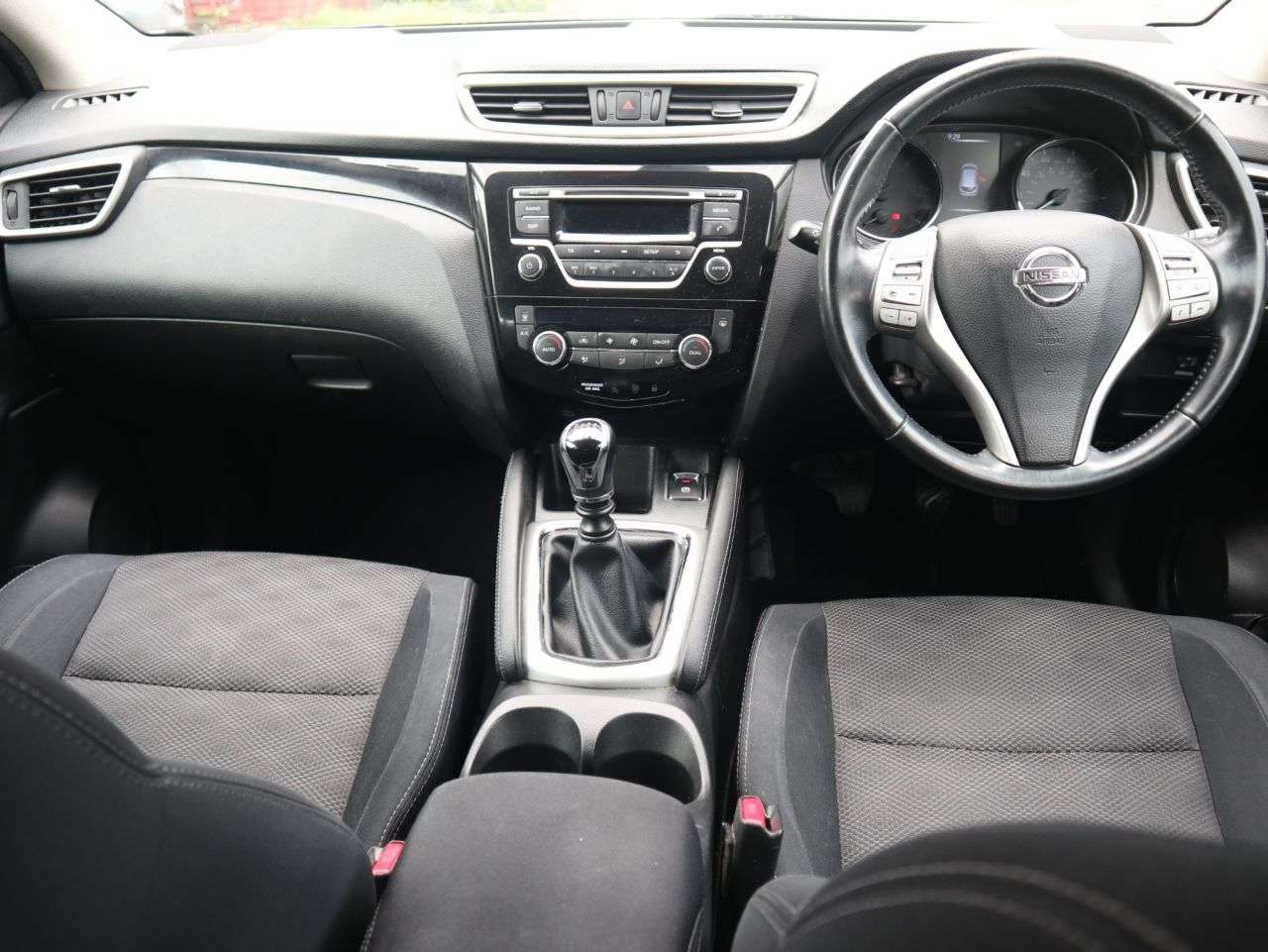 A 2014 NISSAN QASHQAI 1.5 dCi Acenta SUV 5dr Diesel Manual 2WD Euro 5 (s/s) (110 ps) *2 YEAR WTY A 2014 NISSAN QASHQAI 1.5 dCi Acenta SUV 5dr Diesel Manual 2WD Euro 5 (s/s) (110 ps) *2 YEAR WTY