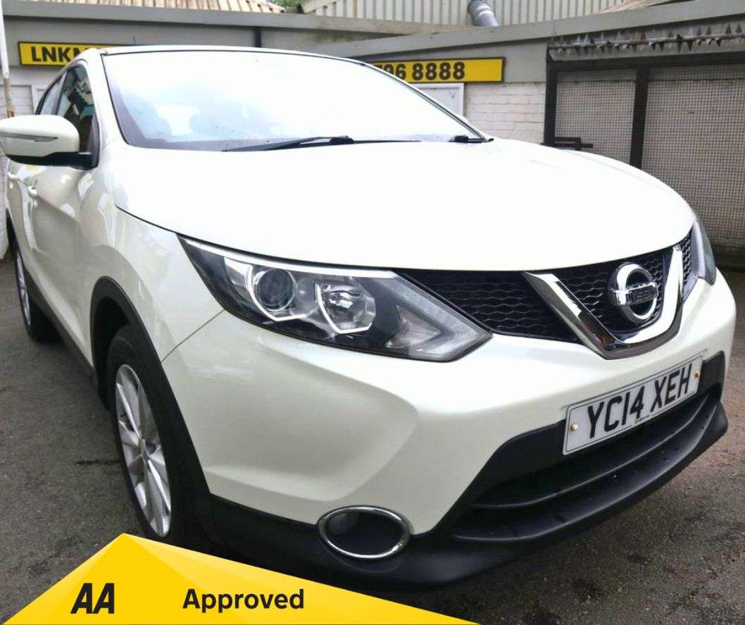 A 2014 NISSAN QASHQAI 1.5 dCi Acenta SUV 5dr Diesel Manual 2WD Euro 5 (s/s) (110 ps) *2 YEAR WTY A 2014 NISSAN QASHQAI 1.5 dCi Acenta SUV 5dr Diesel Manual 2WD Euro 5 (s/s) (110 ps) *2 YEAR WTY