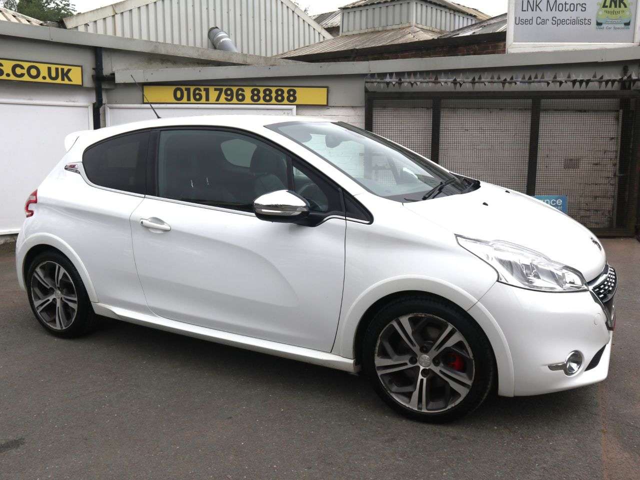 2015 PEUGEOT 208 2015 PEUGEOT 208