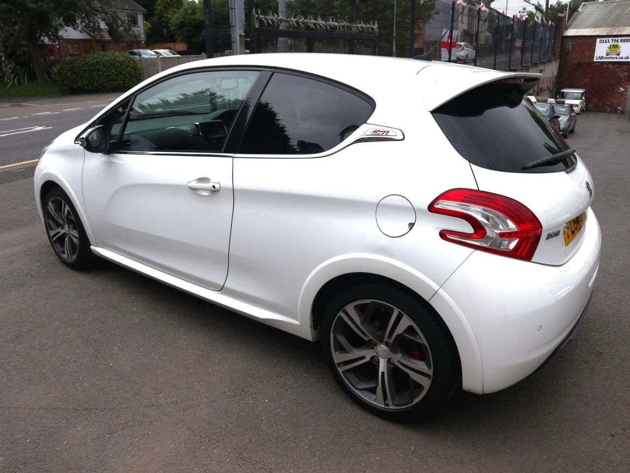 2015 PEUGEOT 208 2015 PEUGEOT 208
