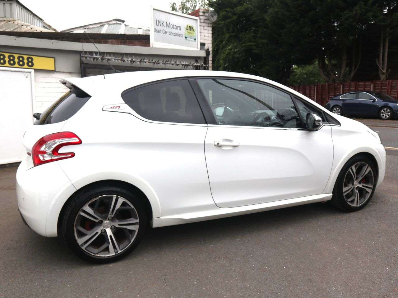 2015 PEUGEOT 208 2015 PEUGEOT 208