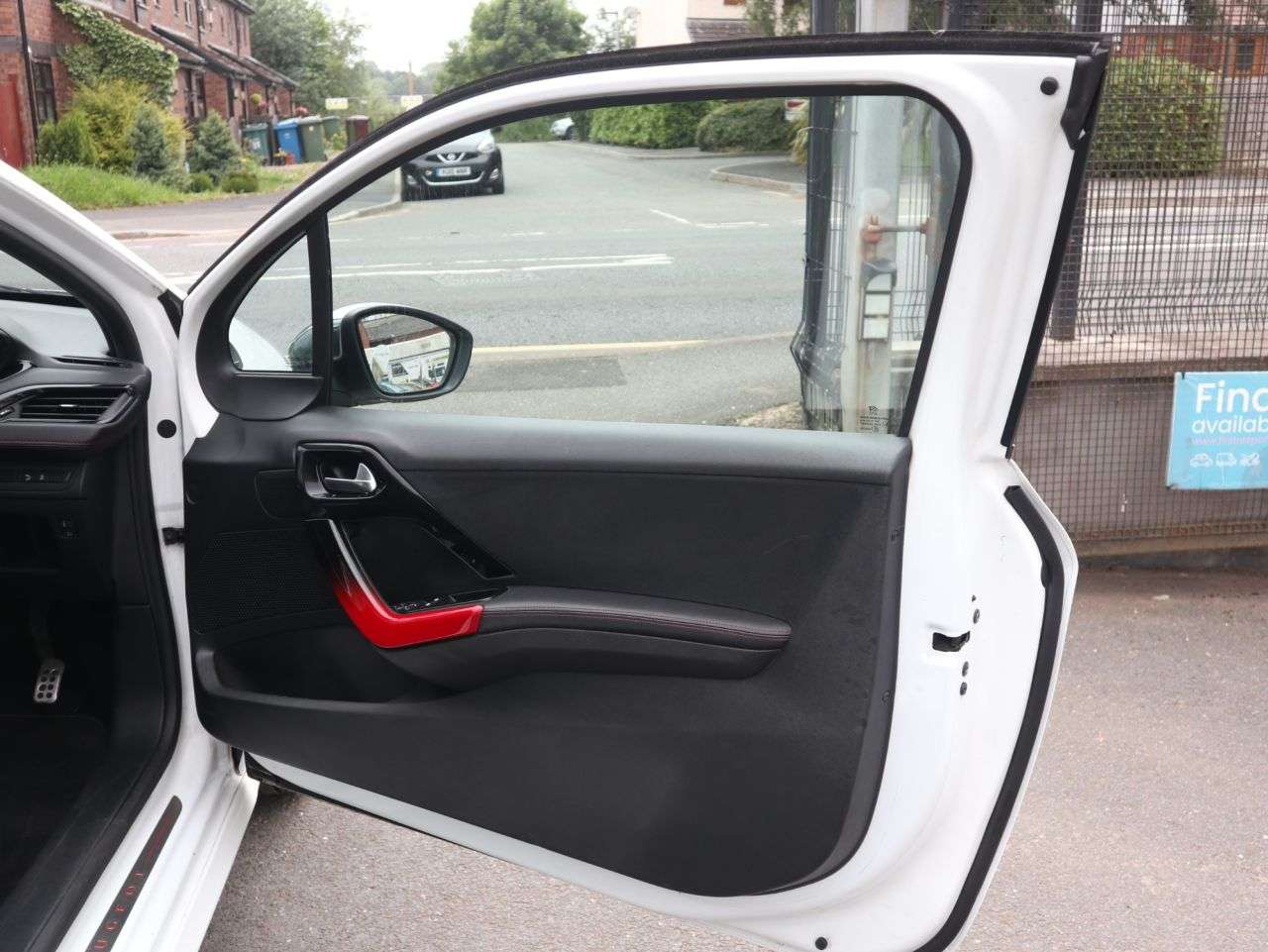 2015 PEUGEOT 208 2015 PEUGEOT 208