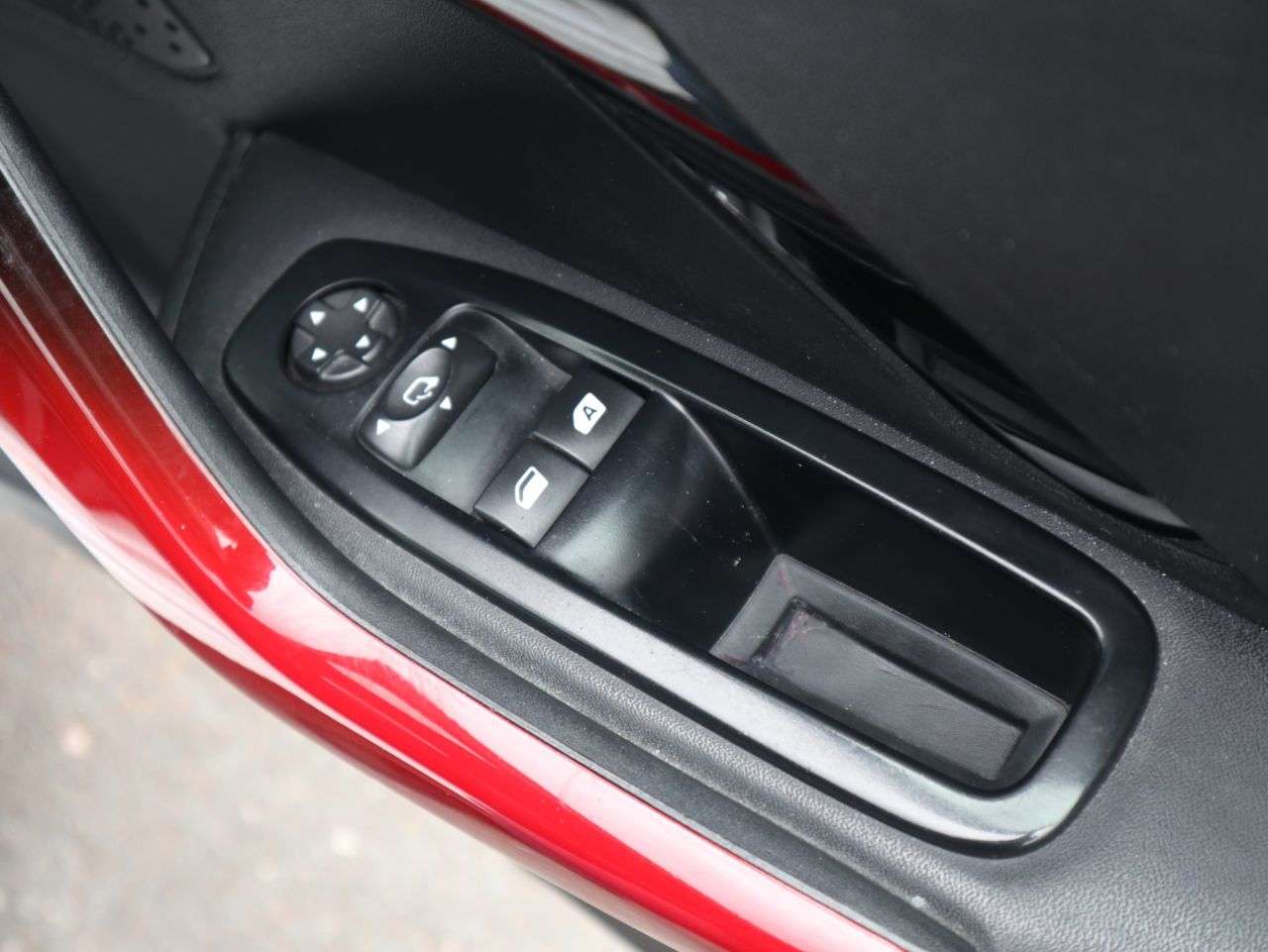 2015 PEUGEOT 208 2015 PEUGEOT 208
