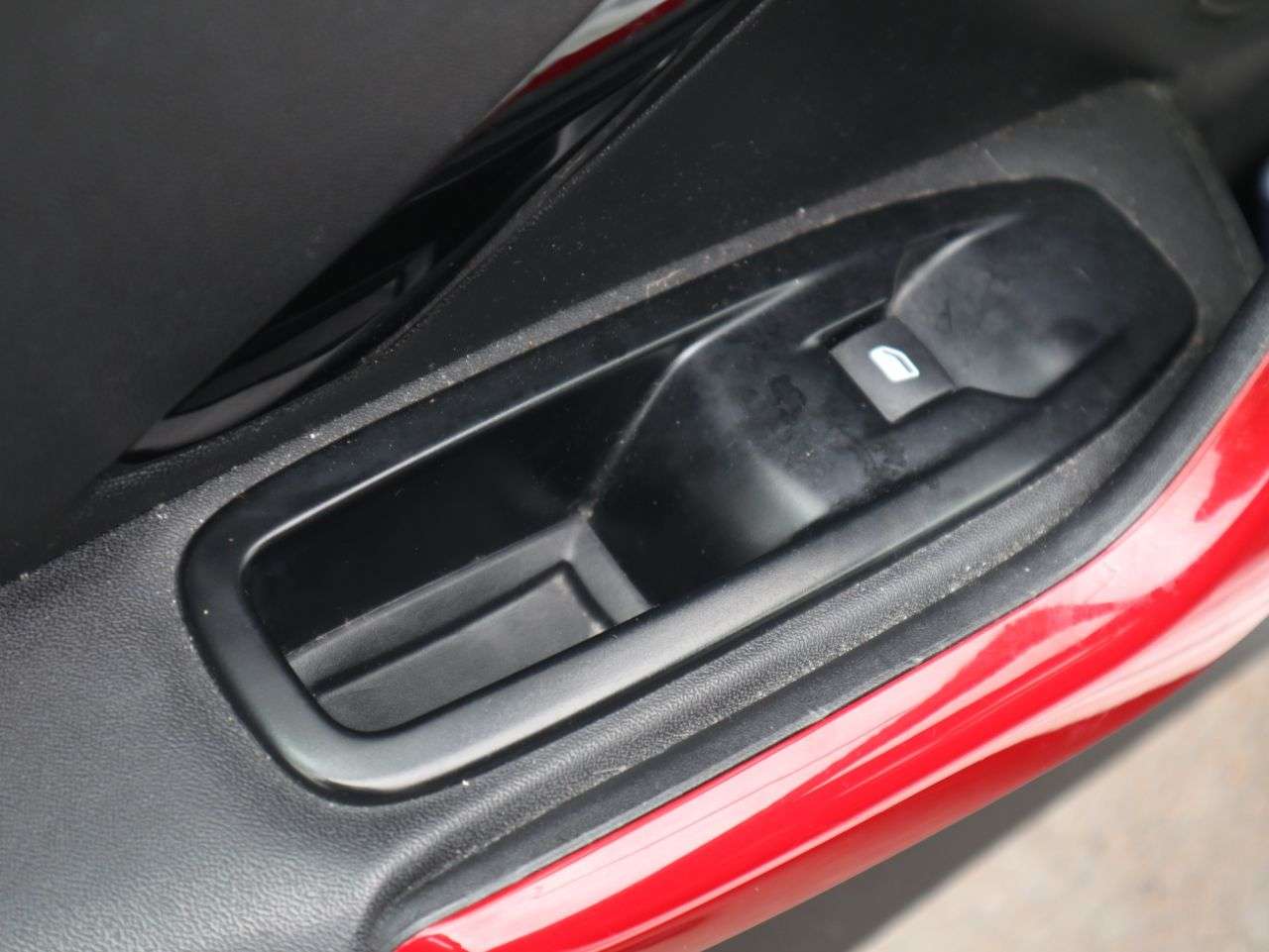 2015 PEUGEOT 208 2015 PEUGEOT 208