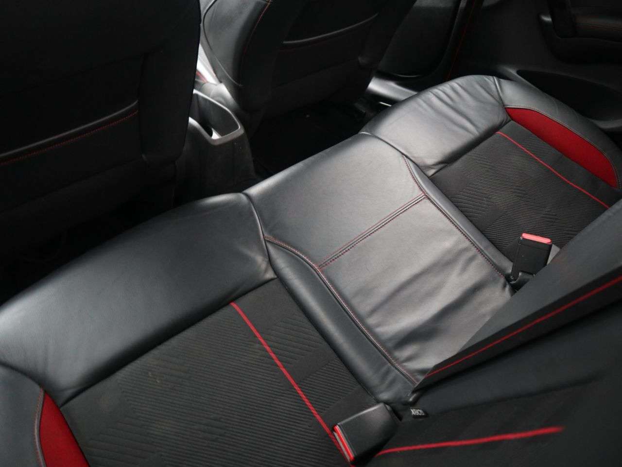 2015 PEUGEOT 208 2015 PEUGEOT 208