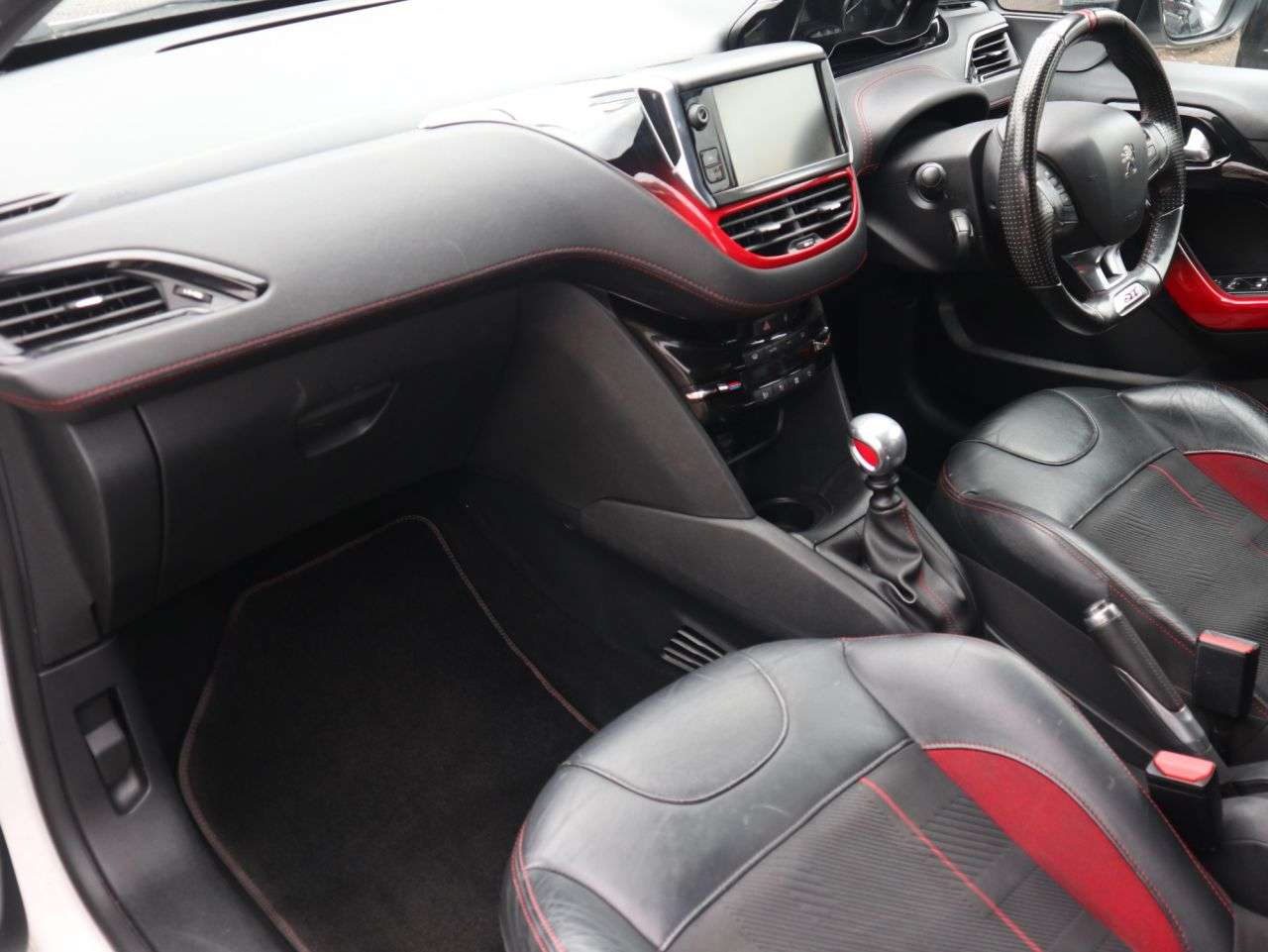 2015 PEUGEOT 208 2015 PEUGEOT 208