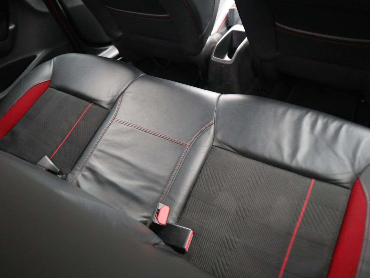 2015 PEUGEOT 208 2015 PEUGEOT 208