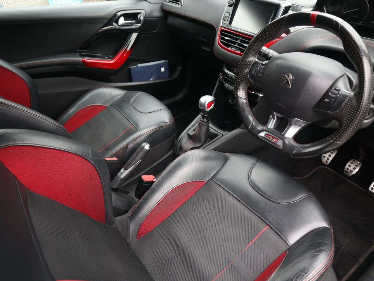 2015 PEUGEOT 208 2015 PEUGEOT 208