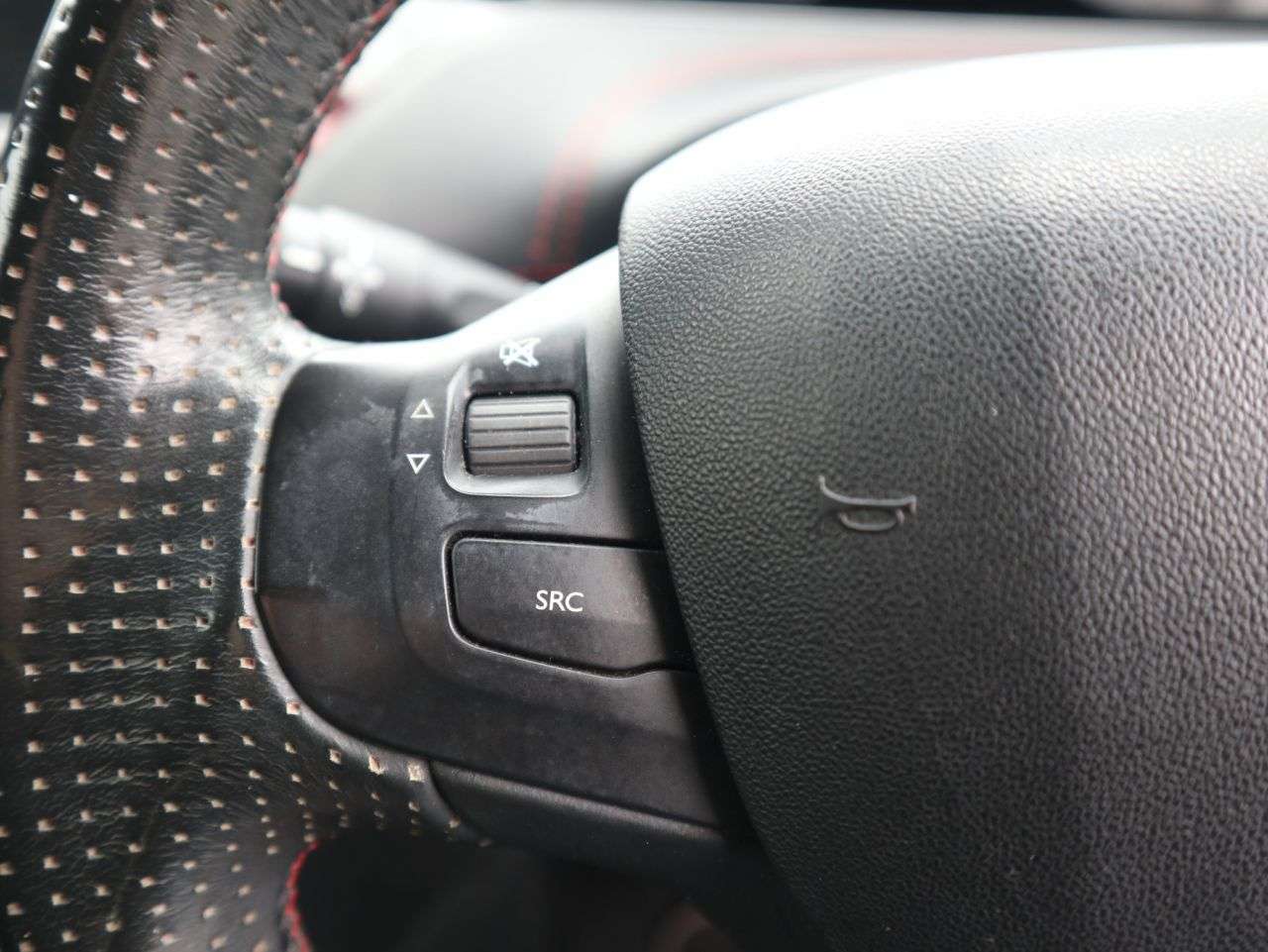 2015 PEUGEOT 208 2015 PEUGEOT 208