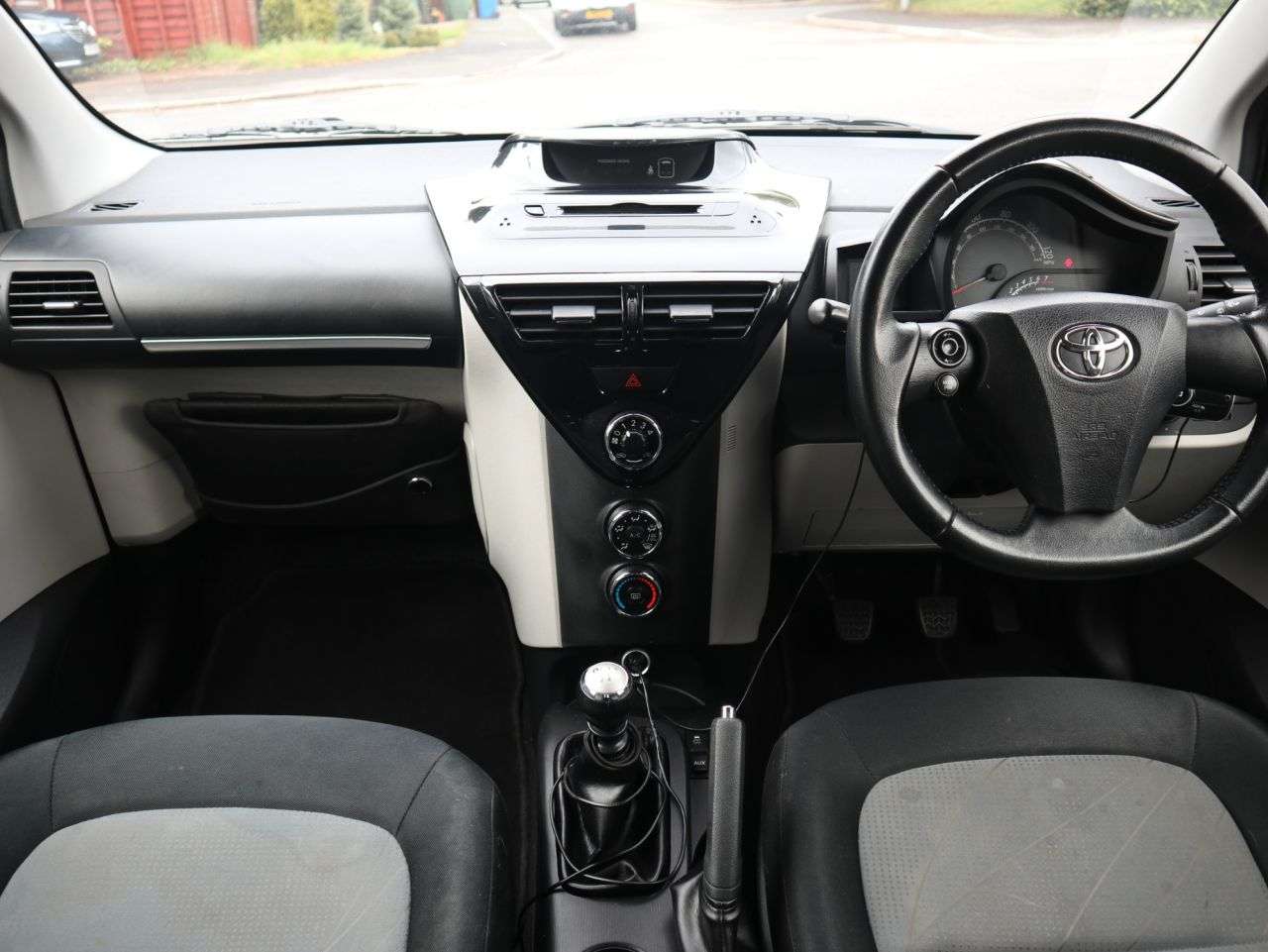 A 2014 TOYOTA IQ 1.0 VVT-i Hatchback 3dr Petrol Manual Euro 5 (68 ps) *2 YEAR WTY FROM £99 + A 2014 TOYOTA IQ 1.0 VVT-i Hatchback 3dr Petrol Manual Euro 5 (68 ps) *2 YEAR WTY FROM £99 +